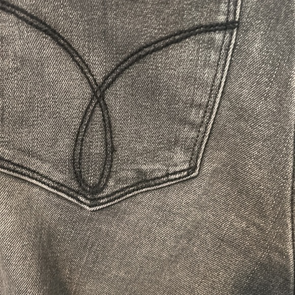 Calvin Klein size 28 mid rise Jegging - Picture 9 of 12